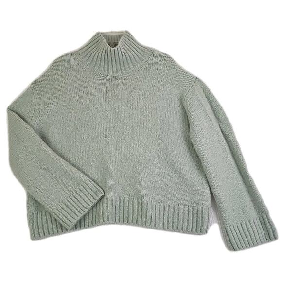 H & M ~Woman Size L~ Light Green Wool/Alpaca Blend Crop Boxy Sweater. - Picture 1 of 16